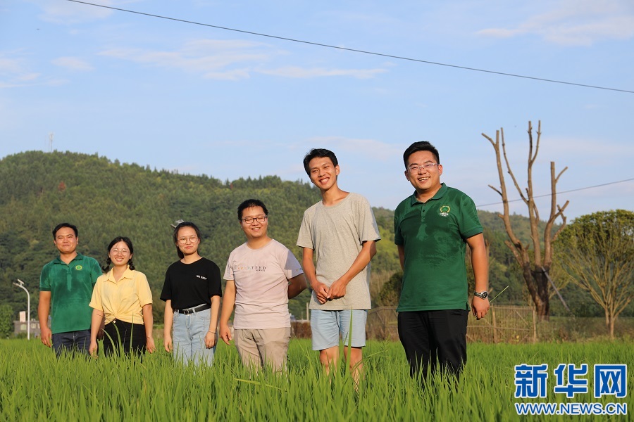 江西寻乌高布村“新农人”：不负青春不负村