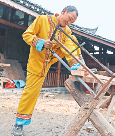 修通山村路 下好致富棋