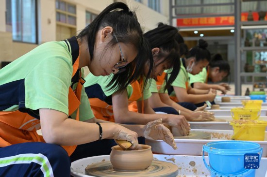 “花样课堂”为听障学生就业筑梦